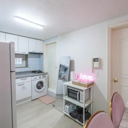 Hongdae Hyoosik Apartment